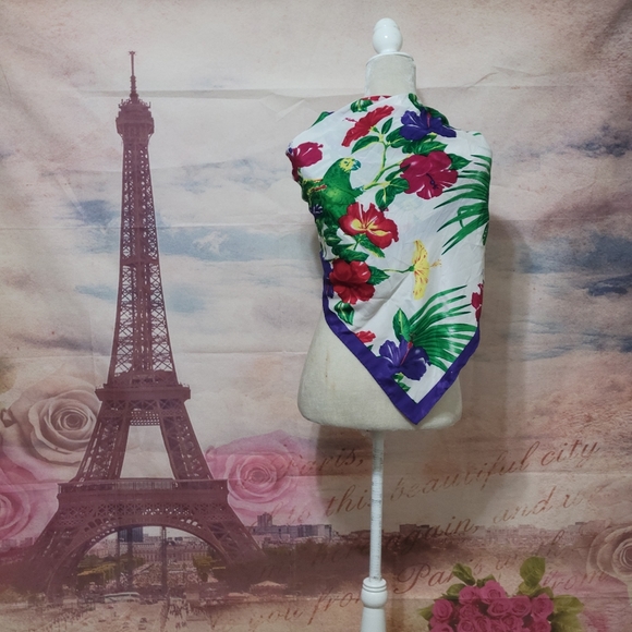 Florar Hawaiian style scarf - Picture 5 of 5